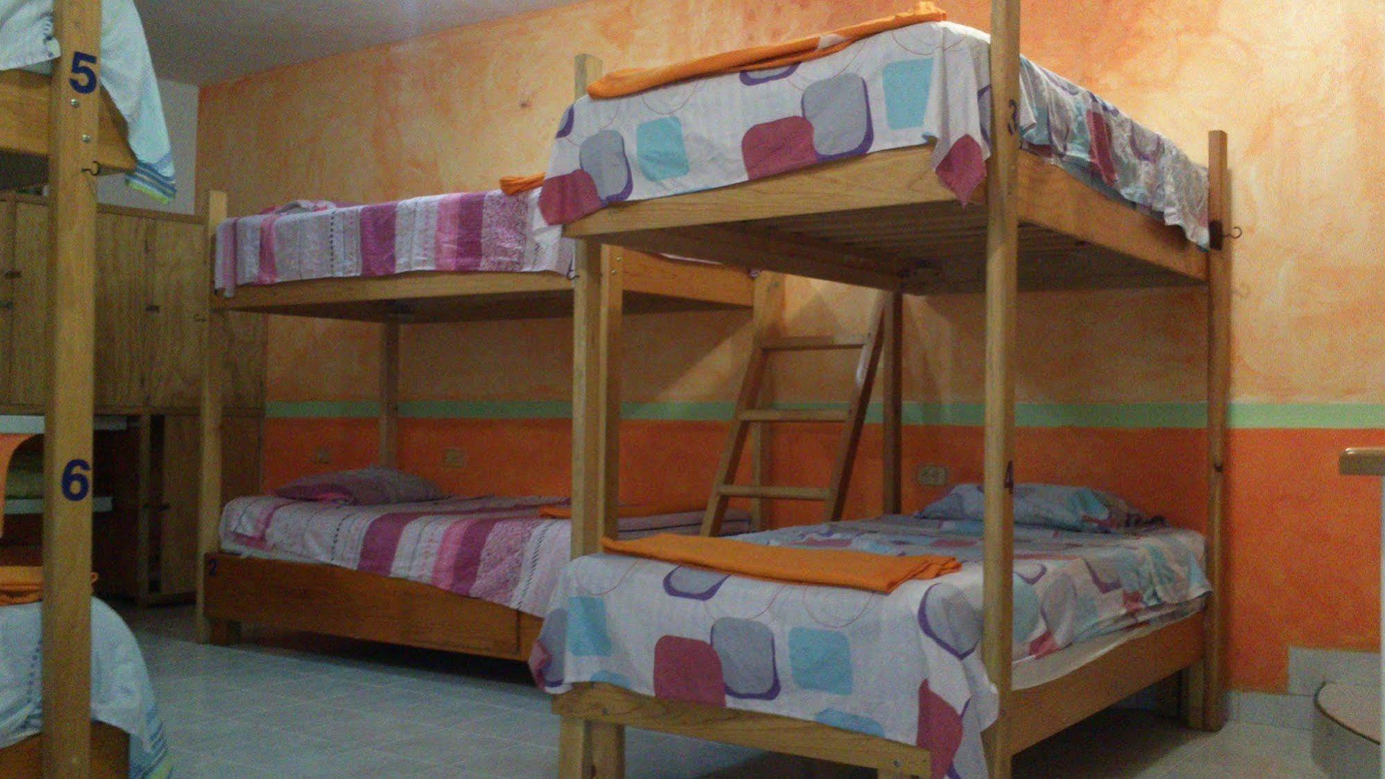 Amigos Hostel Косумель Экстерьер фото